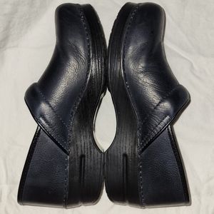 DANSKO Professional Comfort Closed Back Clog 41 Navy